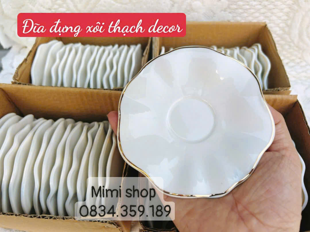 Đĩa lá sen viền vàng đựng xôi, bánh, thạch