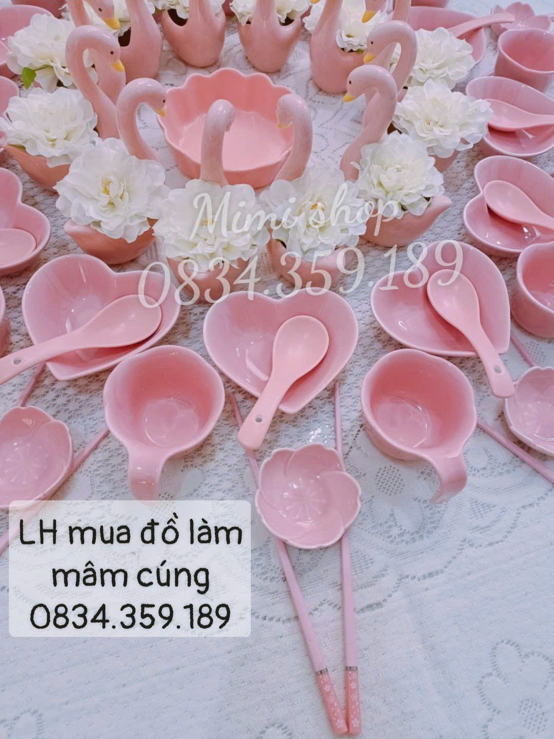Bát tim sứ màu hồng đựng chè trôi bày mâm cúng, chén tim sứ decor bàn ăn