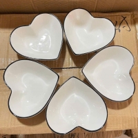 Bát tim sứ viền đen đựng chè trôi bày mâm cúng, chén tim sứ decor bàn ăn